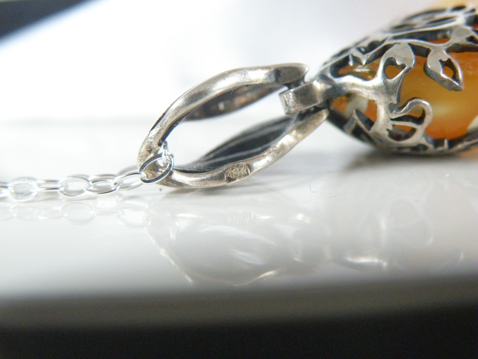 Vintage Sterling Silver 925 Butterscotch Egg Yolk Amber Pendant Necklace