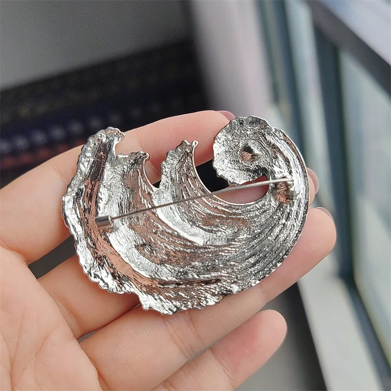 Luxury Wave Shape Brooch Fashion Women’s Accessory Pins Jewelry