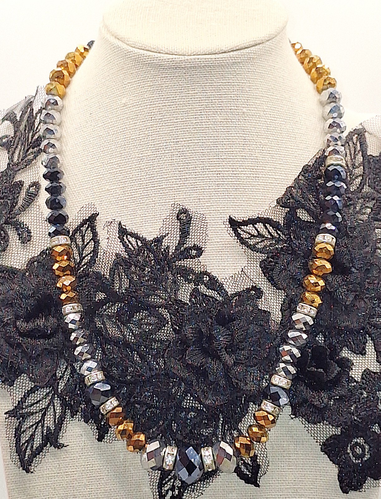 Vtg Gold Silver Black Faceted Glass Beads & Crystal Accents 21″ Choker Necklace