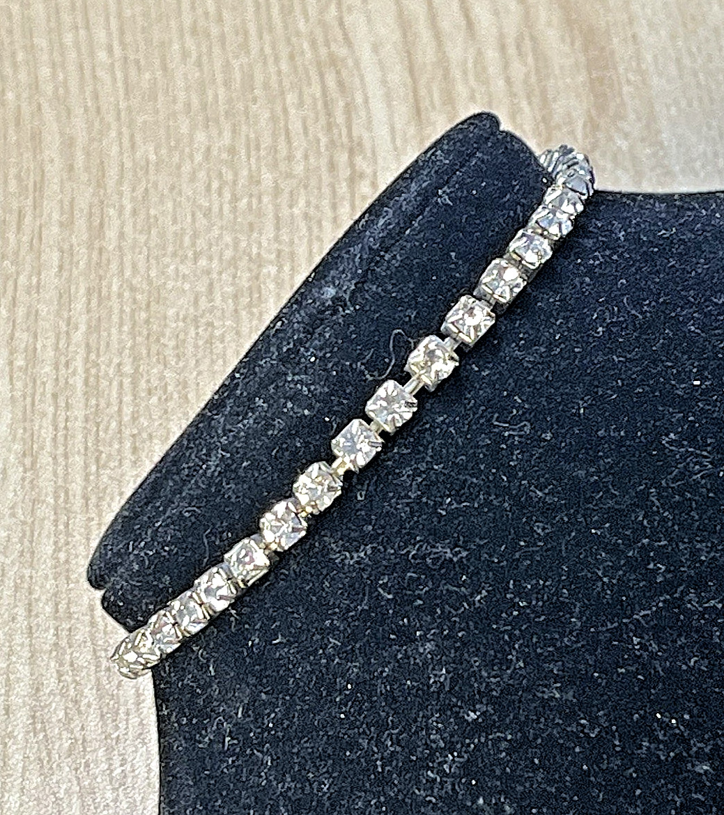 Vintage Silver-Tone Rhinestone Expansion Bracelet with Prong-Set Stones