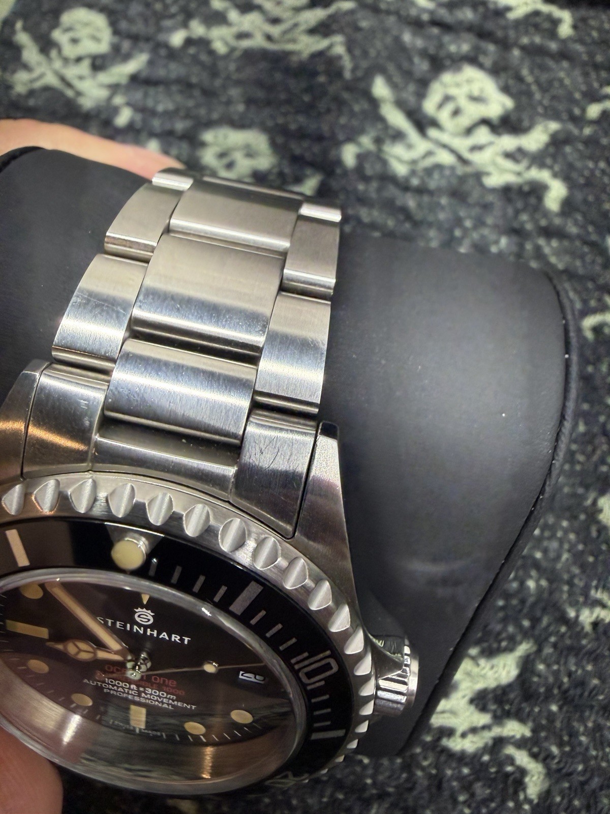 Steinhart Ocean One Automatic Diver 300m “Vintage Red”