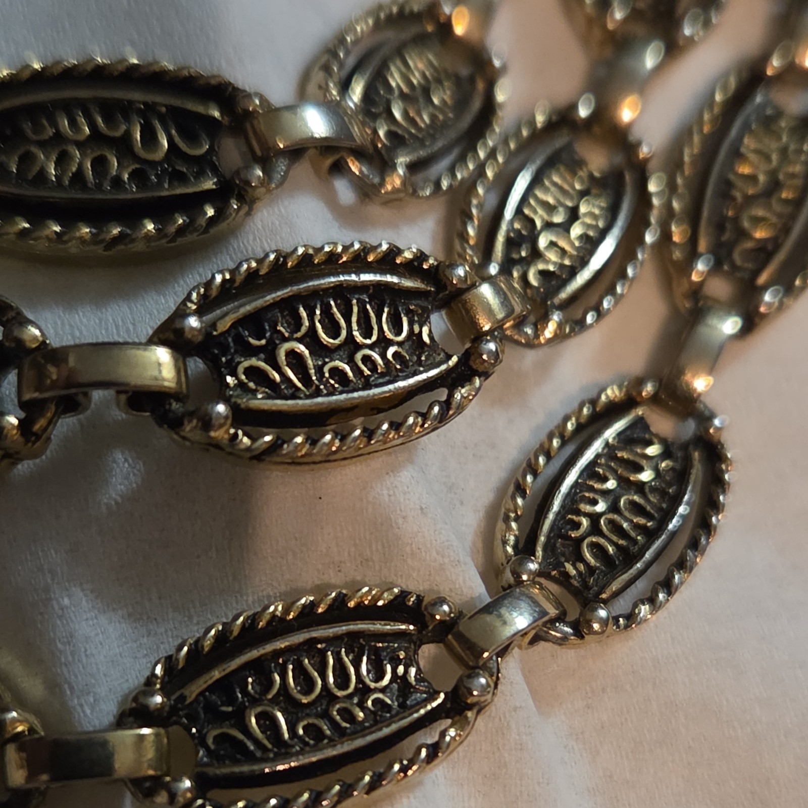 Vintage Sarah Coventry Desert Flowers Triple Strand Gold Tone Bib Necklace Chain