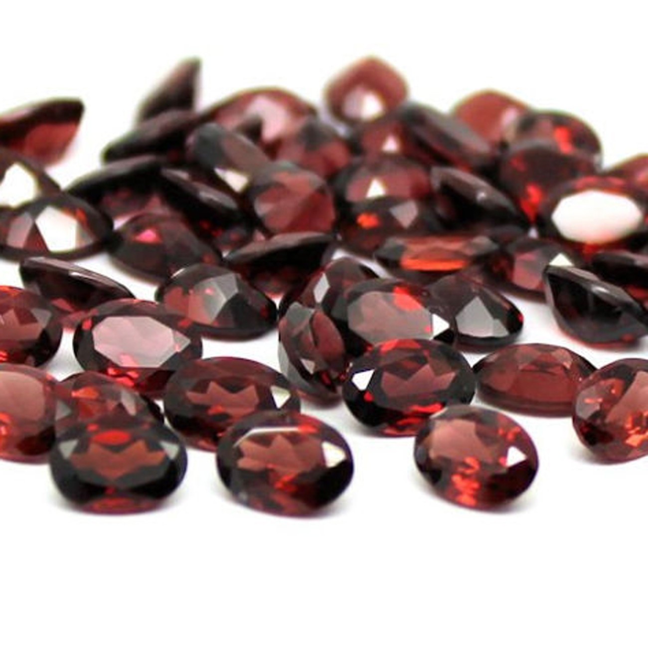 Garnet Mozambique Oval Faceted Cut 3x5mm to 8x10mm Natural Wholesale Gemstone