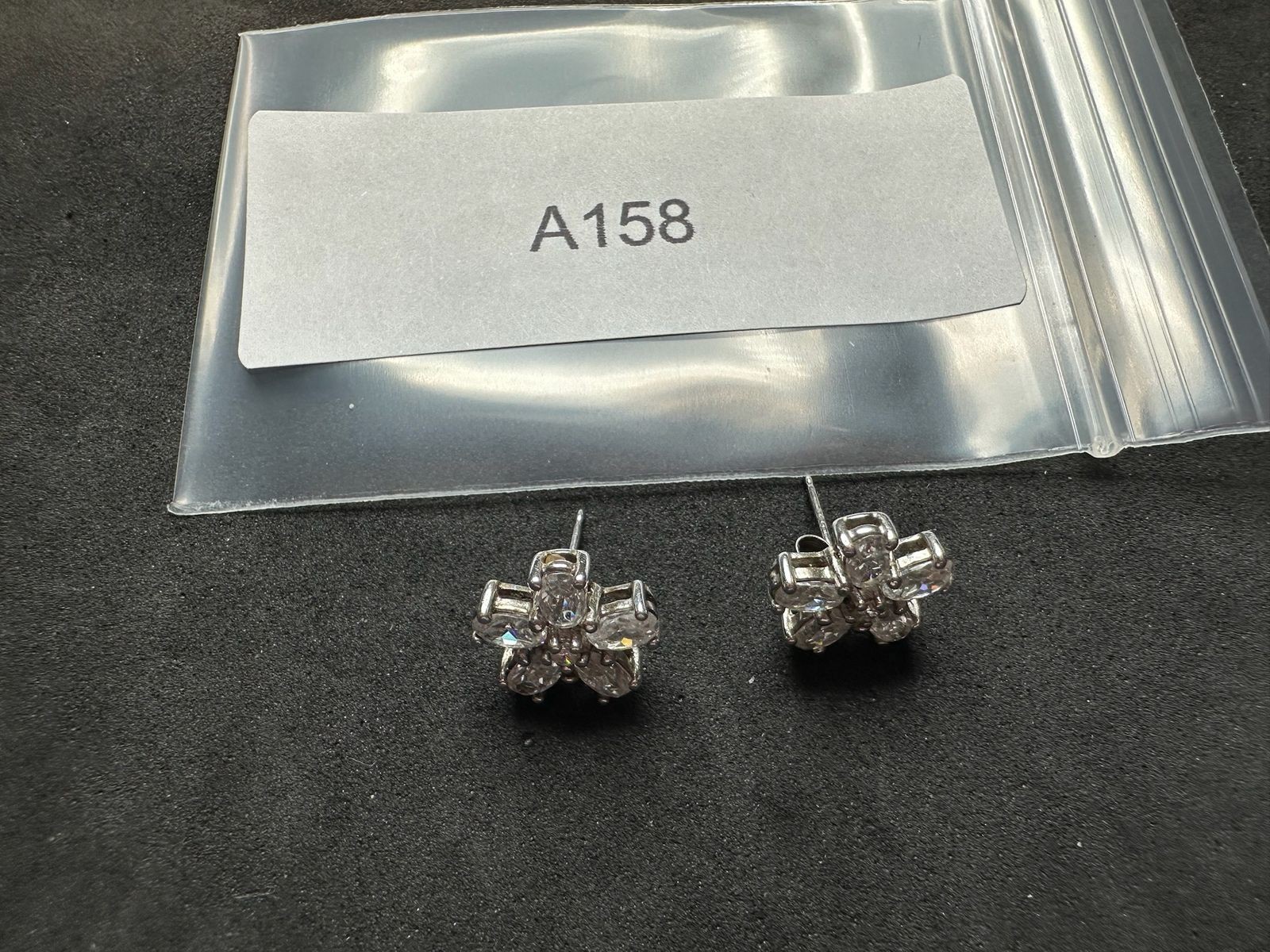 3.17g Vintage Sterling Silver 925 Flower Cluster Sparkling Earrings M