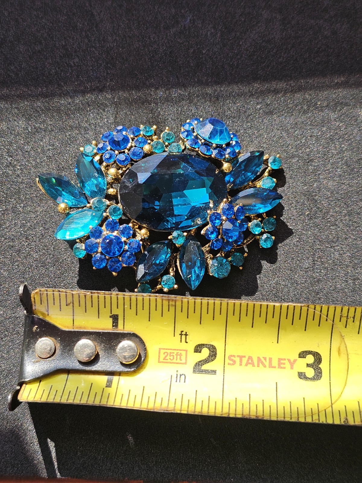 Large Brooch/Pendant Rhinestones Shades Of Blues Sparkling Bling Fashion Jewelry