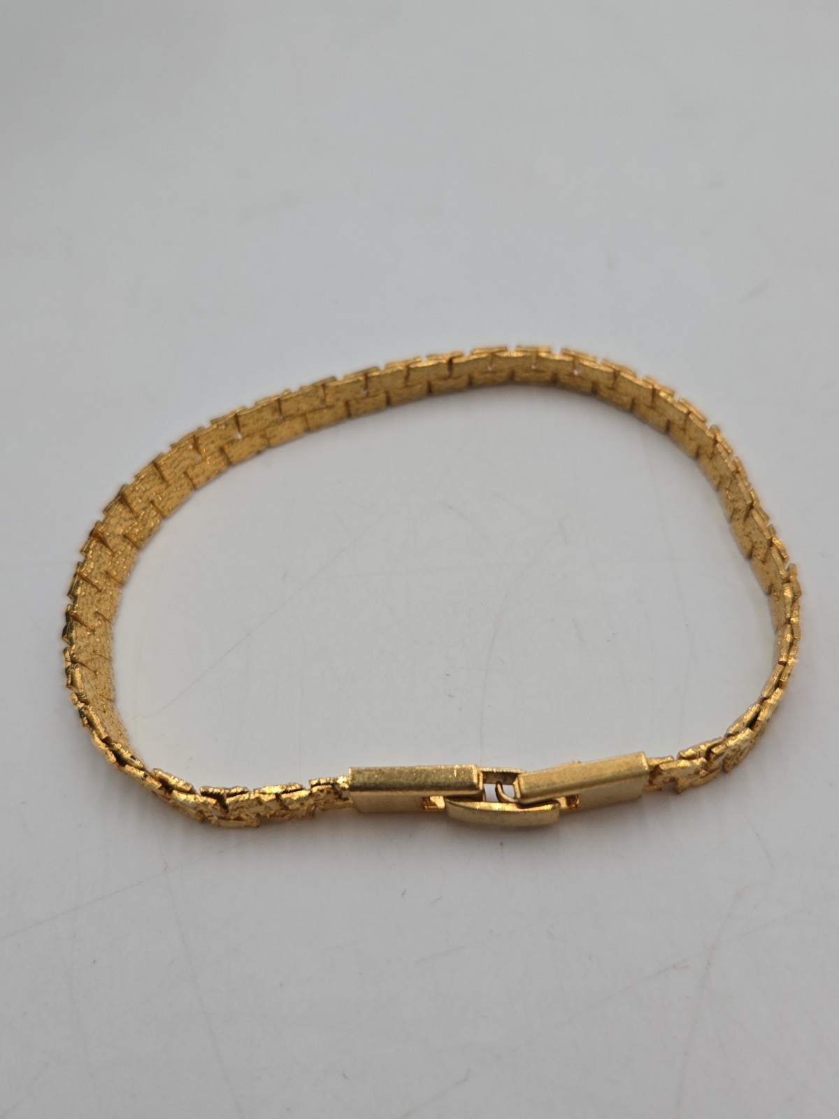 Vintage Gold Tone Textured Link Bracelet Fold Over Clasp