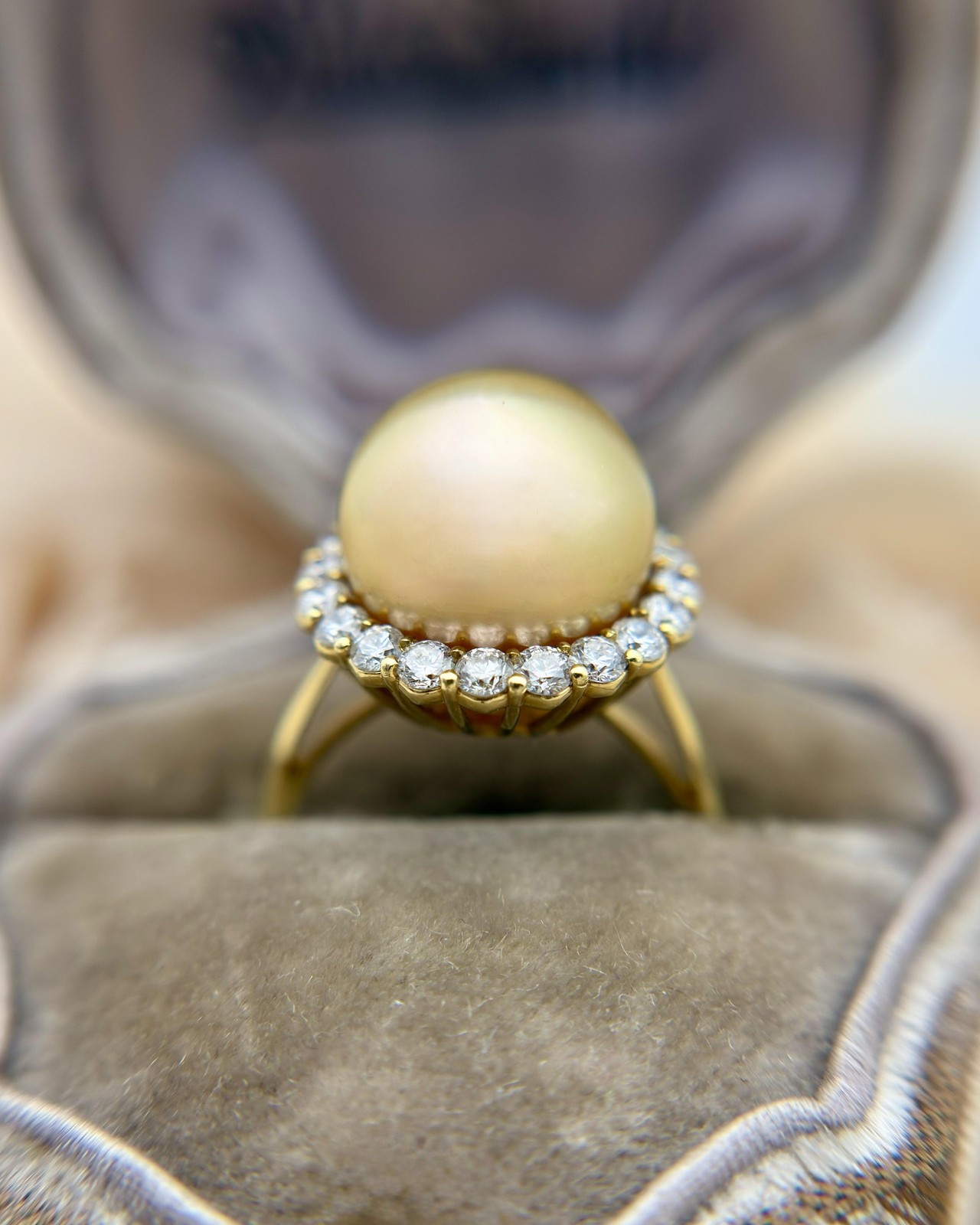 Vintage 18k Yellow Gold South Sea Golden Pearl Diamond Halo Ring