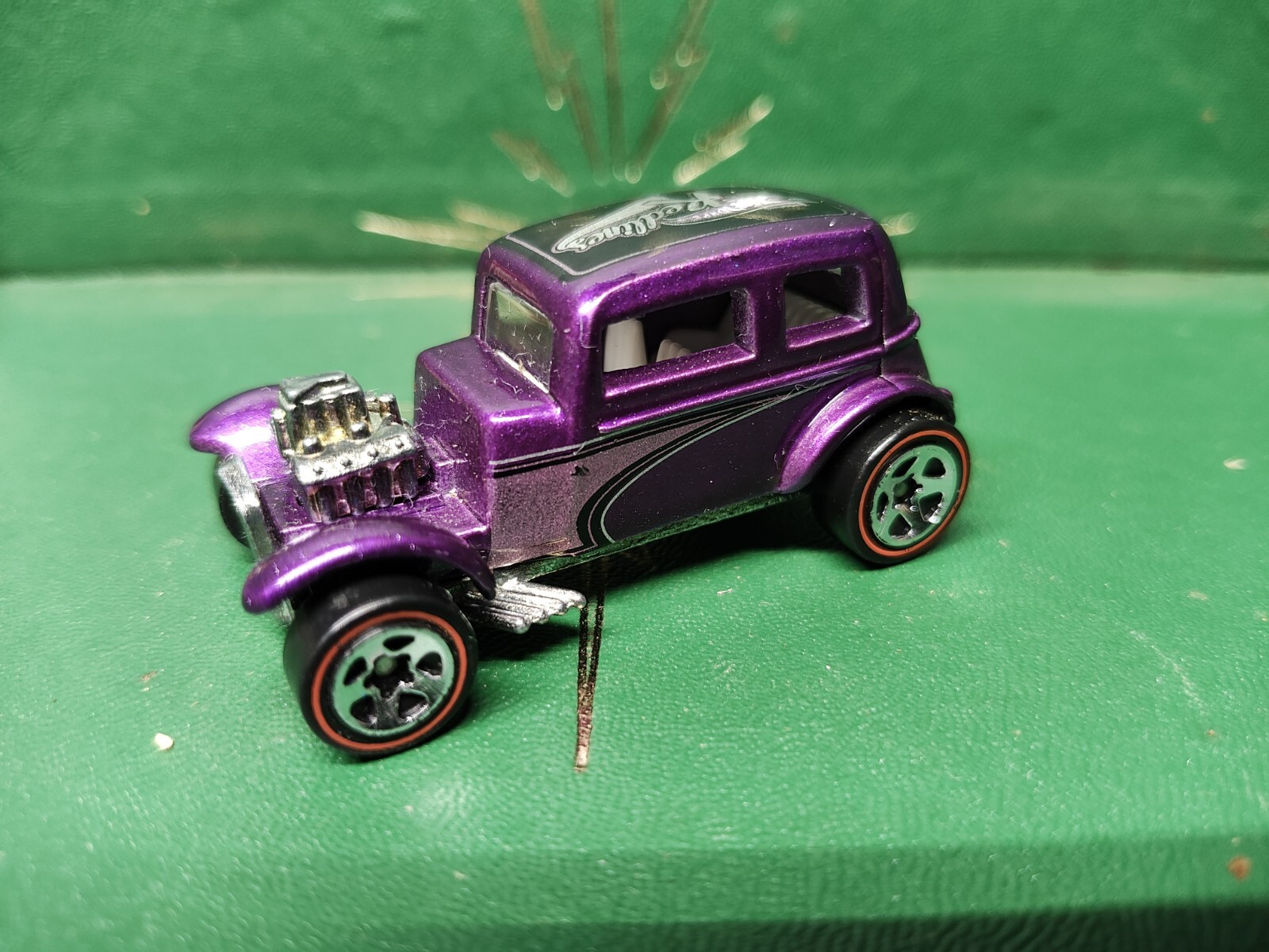 VINTAGE 1968 MATTEL HOT WHEELS PURPLE 32 FORD VICKY REDLINES/HOT ROD