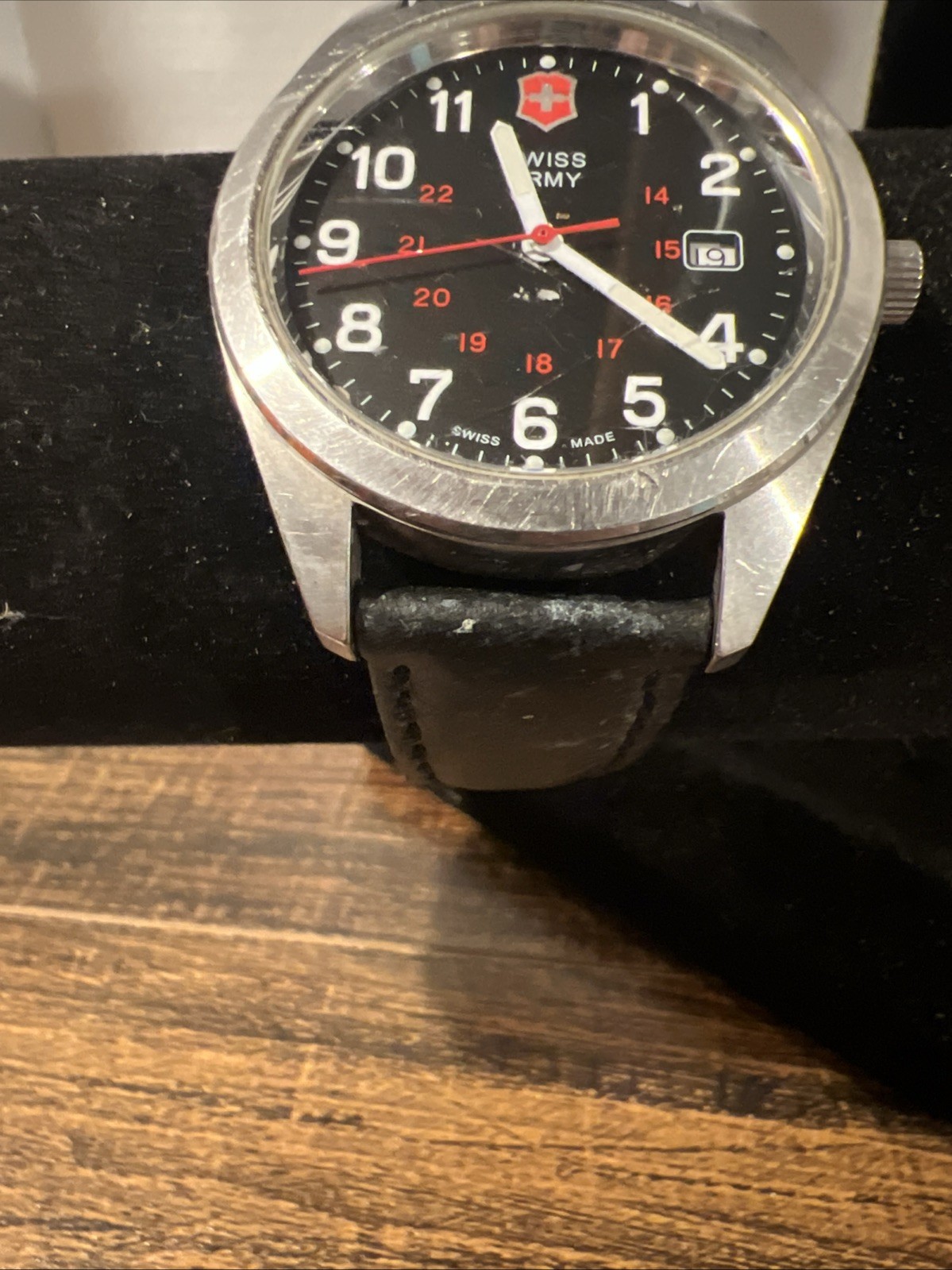 Victorinox Swiss Army Garrison model 241083 Watch Untested