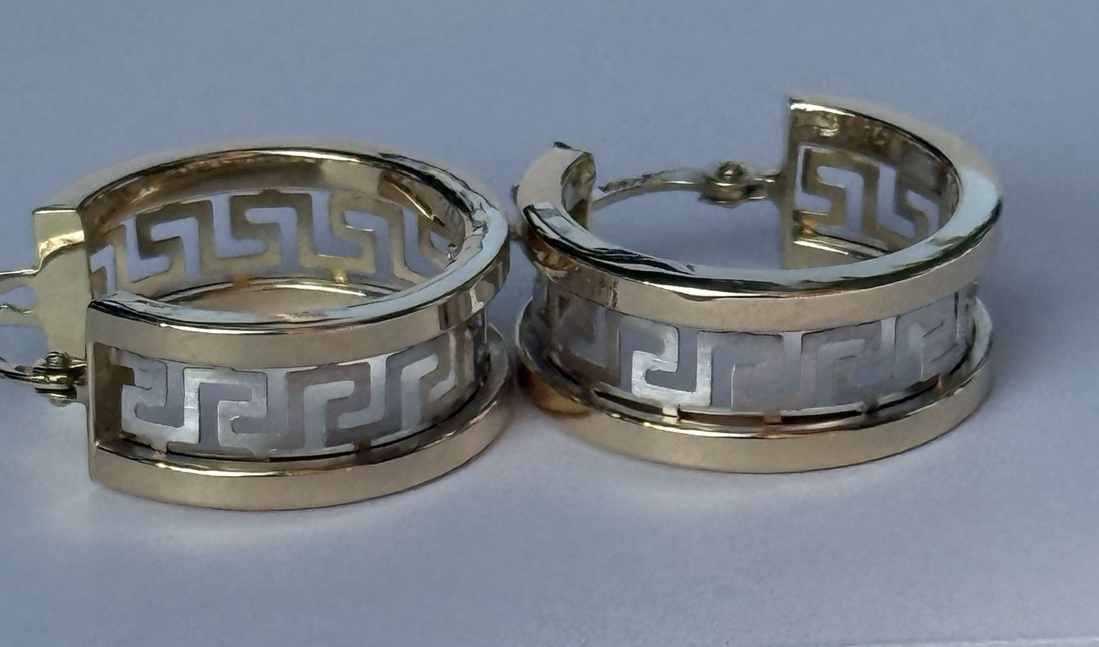 14K Two-Tone Gold Greek Key Hoop Earrings 3g Macy’s Box Tag Excellent
