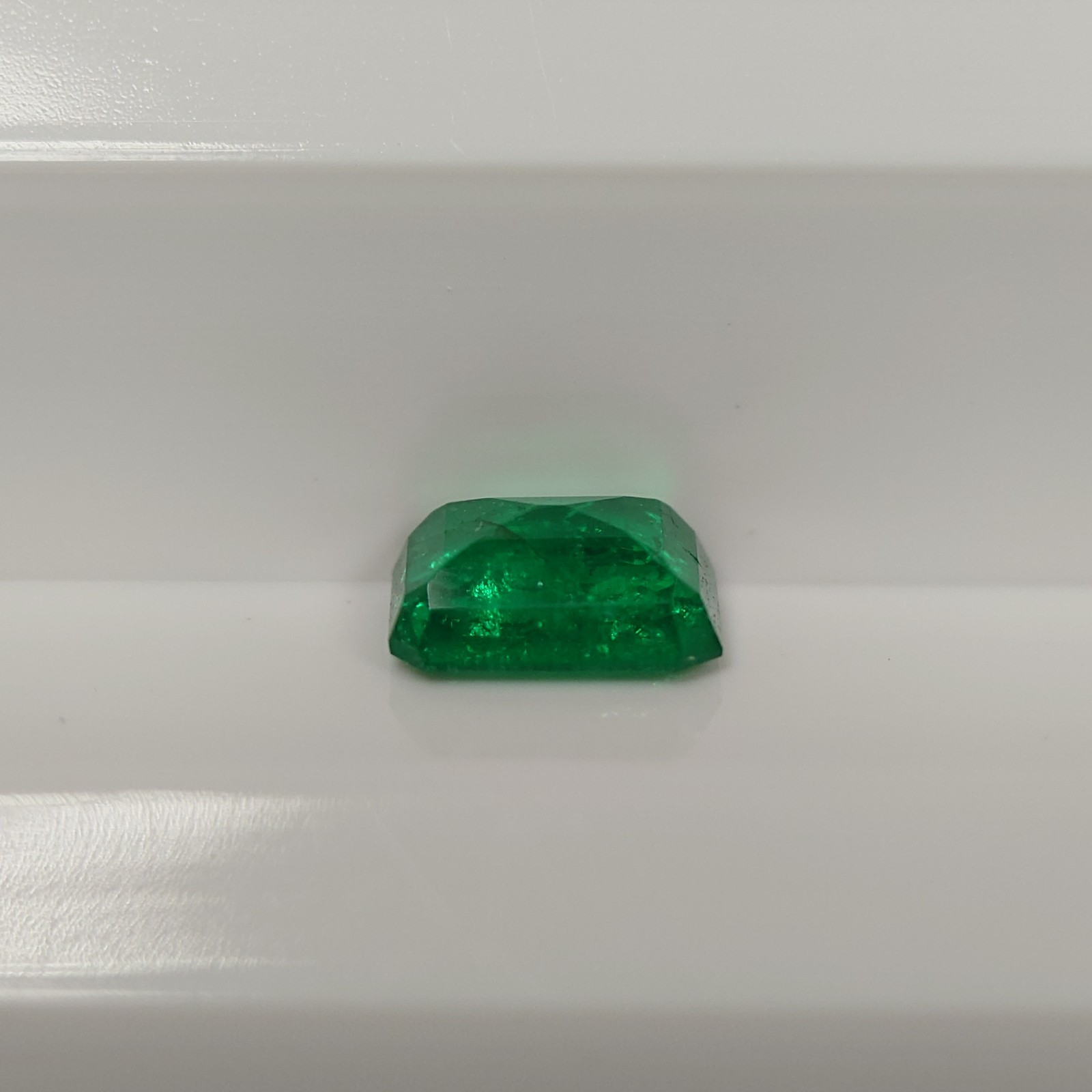 Natural Emerald 0.30 ct, approx. 4.5mm x 3.5mm x 1.8mm, Jewelry Removal e0018