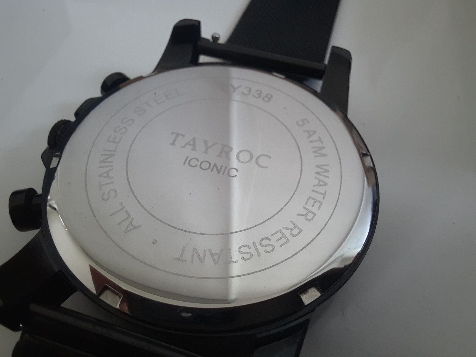 Tayroc Iconic TY338 Black Red 42 mm Chronograph Quartz w Black Mesh