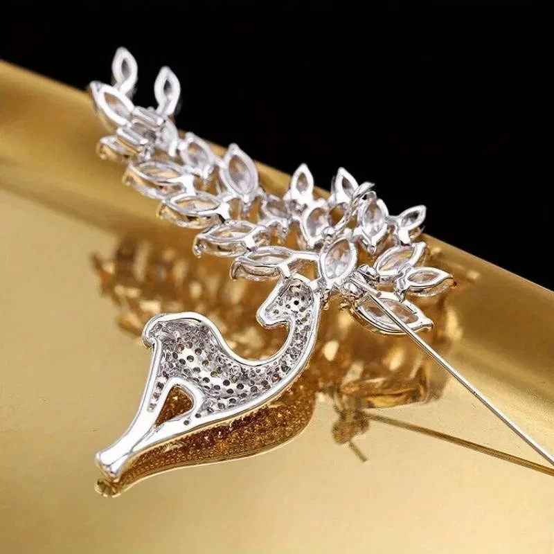 Luxury Gold Reindeer Brooch Pin–Crystal Rhinestone Christmas Jewelry Gift Women