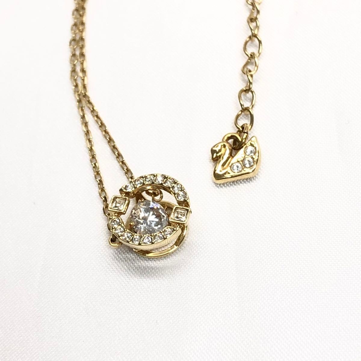 Swarovski Sparkling Dance Necklace Round Cut Crystal Pendant Gold Tone Chain