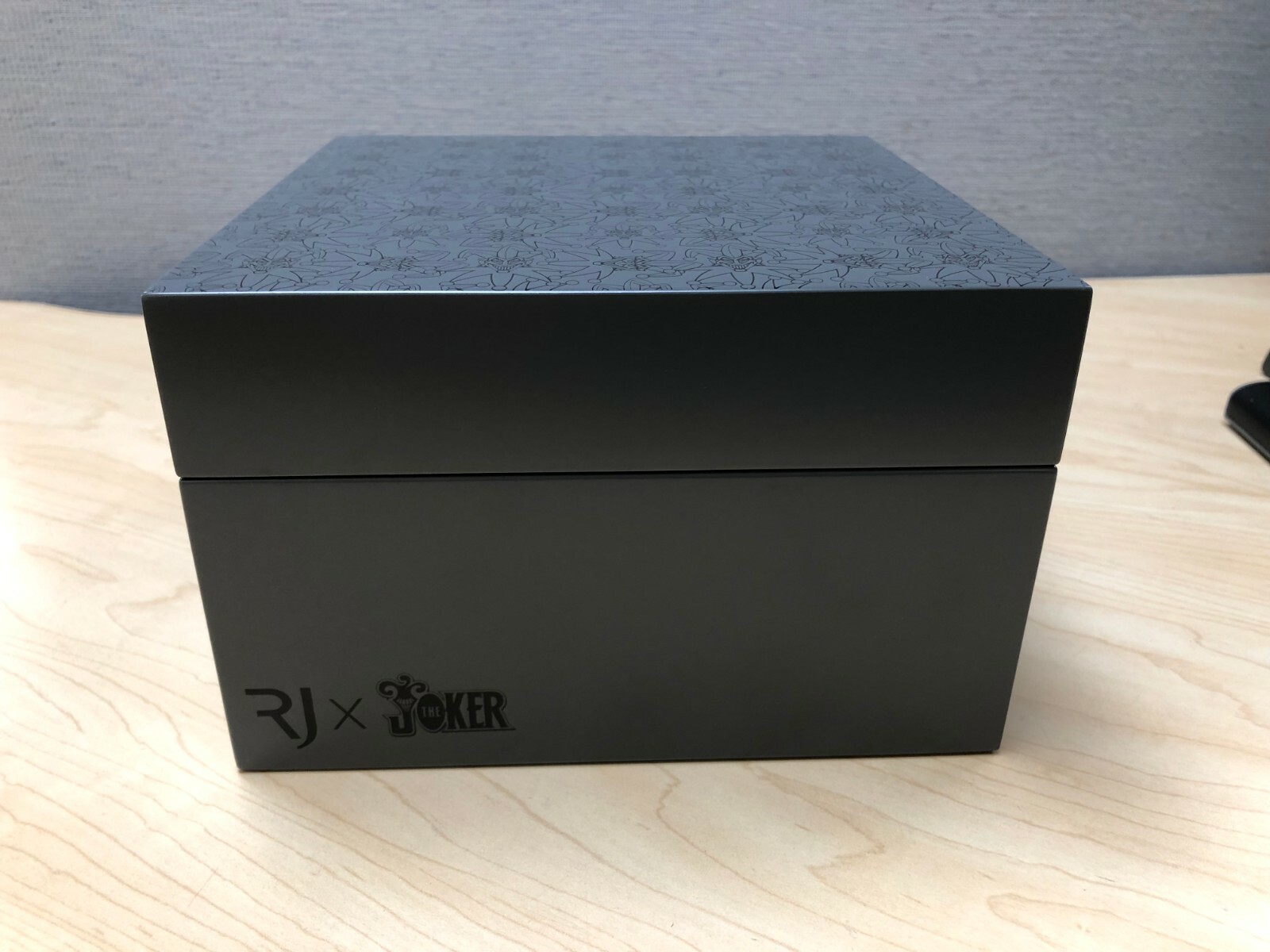 Box Romain Jerome joker New