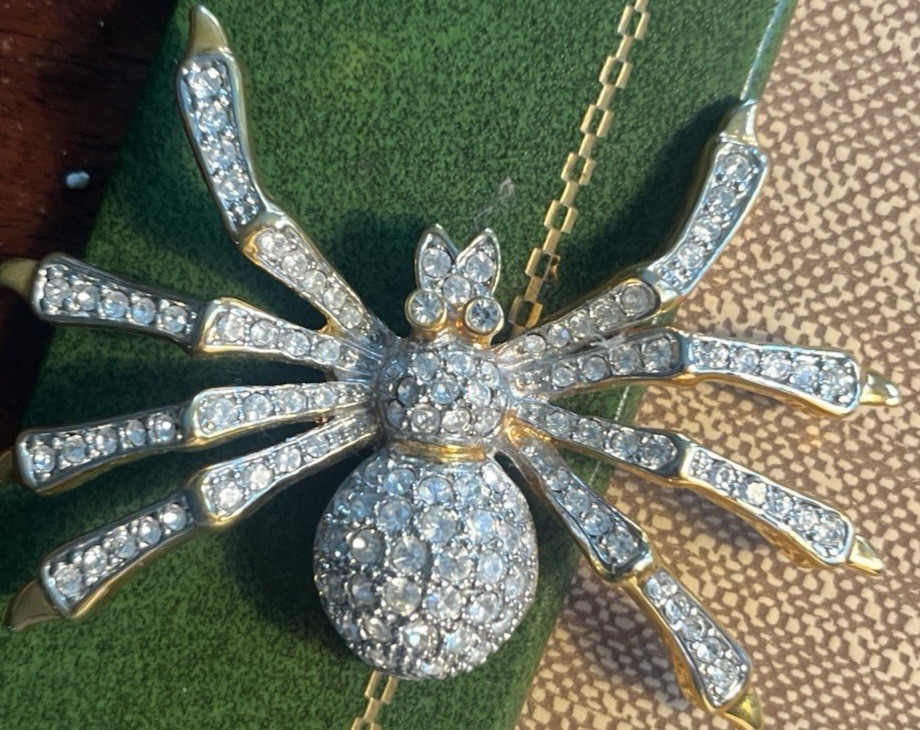 Vintage Spider Brooch Pin Gold Tone Clear Pavé Rhinestone Metal Animals & Insect