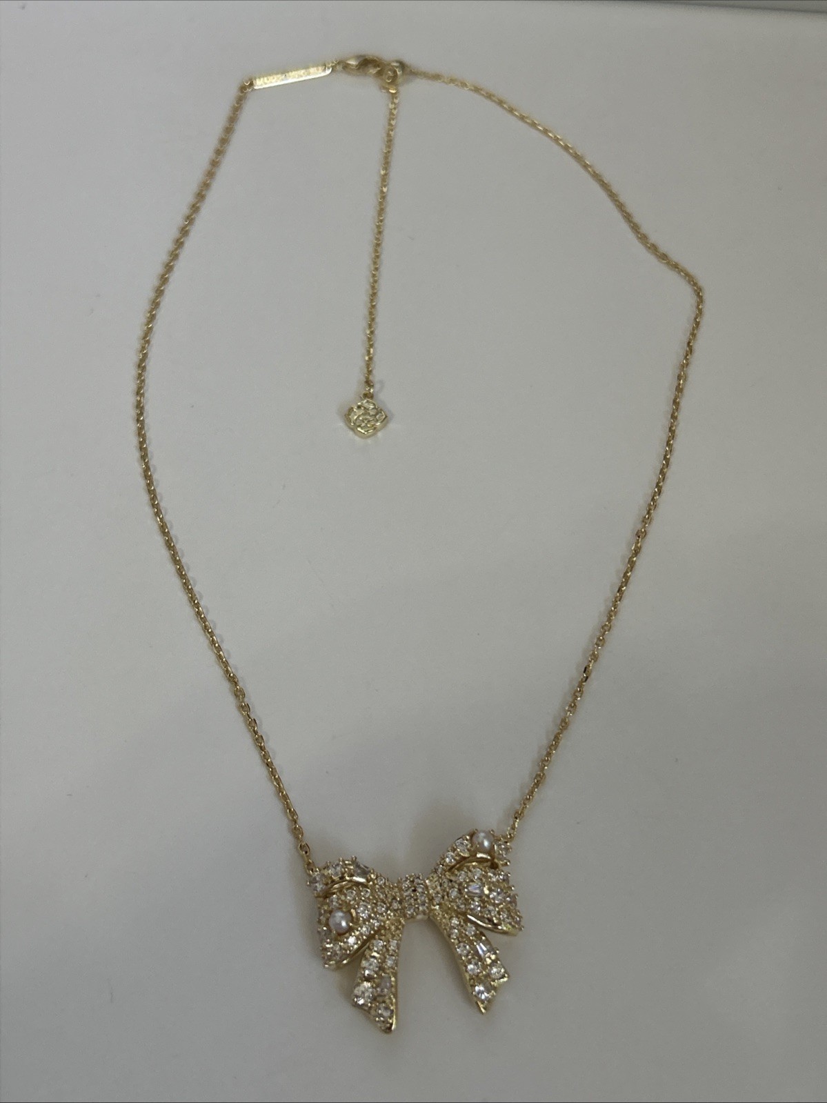 NEW! Kendra Scott Gold Krista Bow Short Pendant Necklace in White Mix Pearl