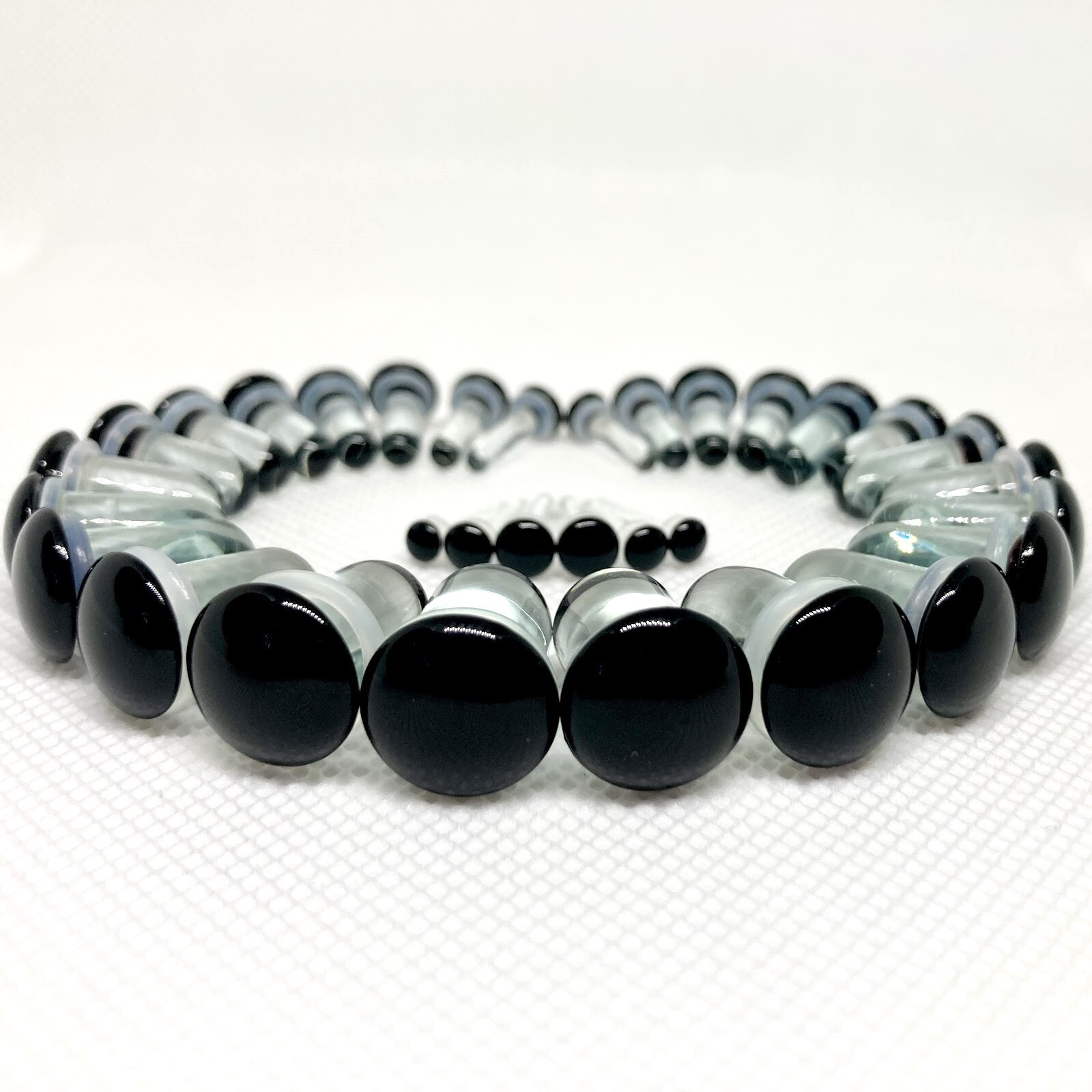 Half Size Black Single Flare Glass Plugs 14g – 00g