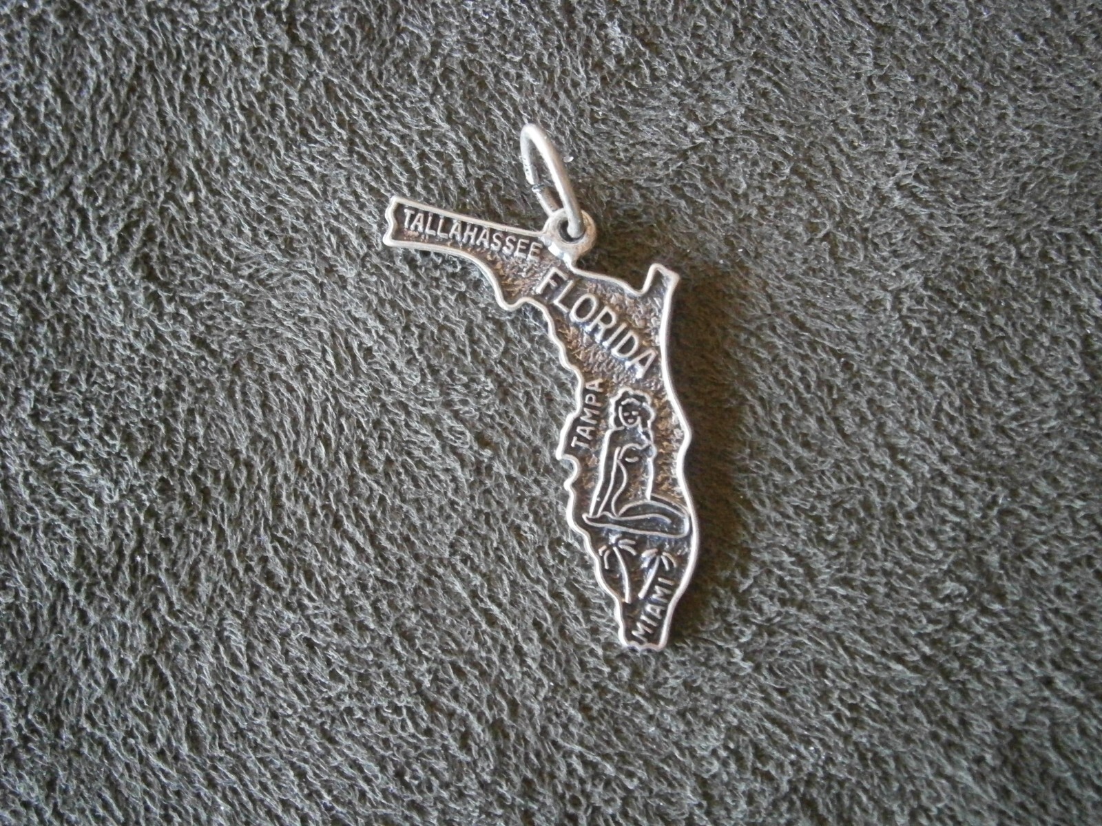 Beau Florida Outline Map Vintage Sterling Silver Travel Charm Pendant 1.6g