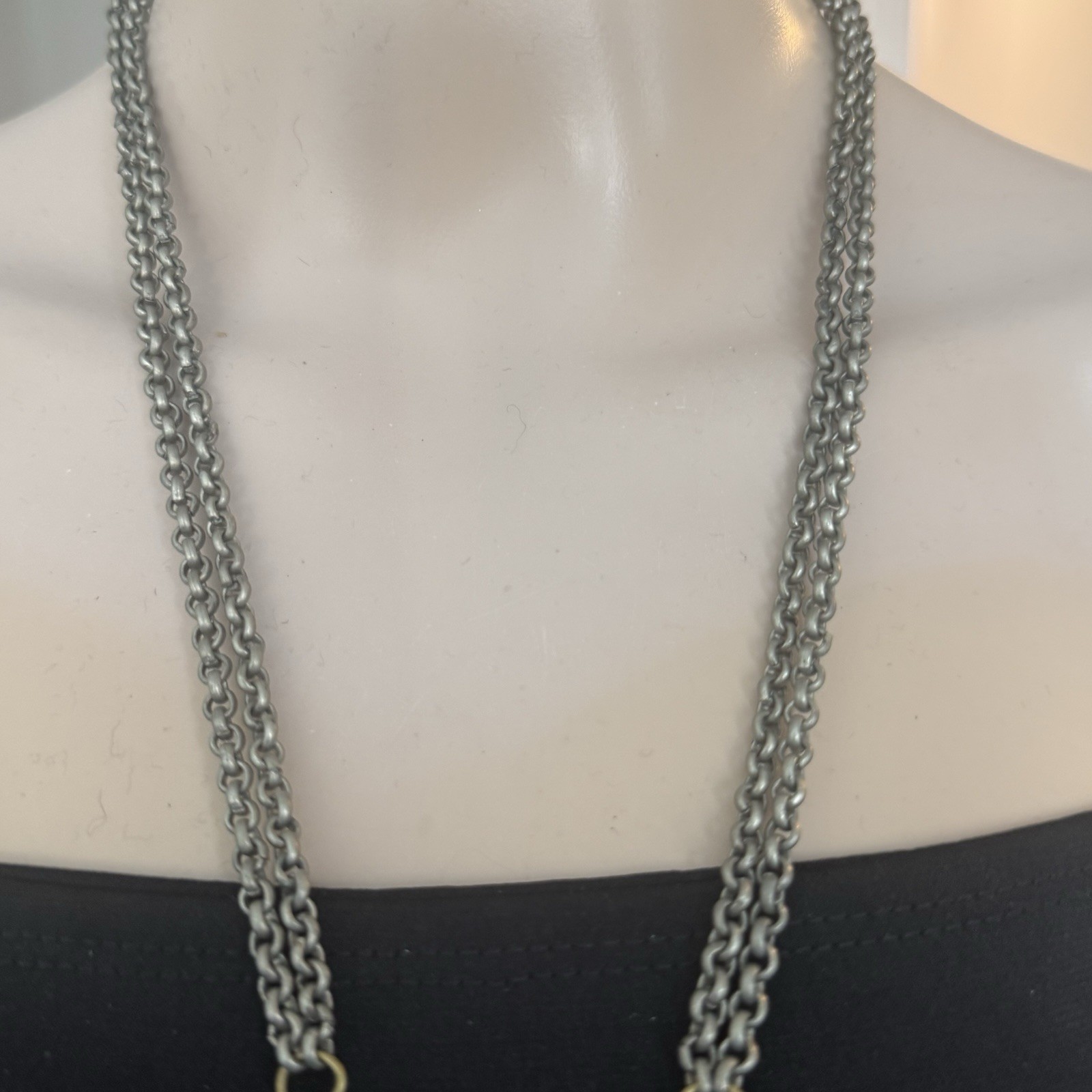 Silver Tone Rope Chain Statement Necklace Round Charm Pendant Red/Green Tassel