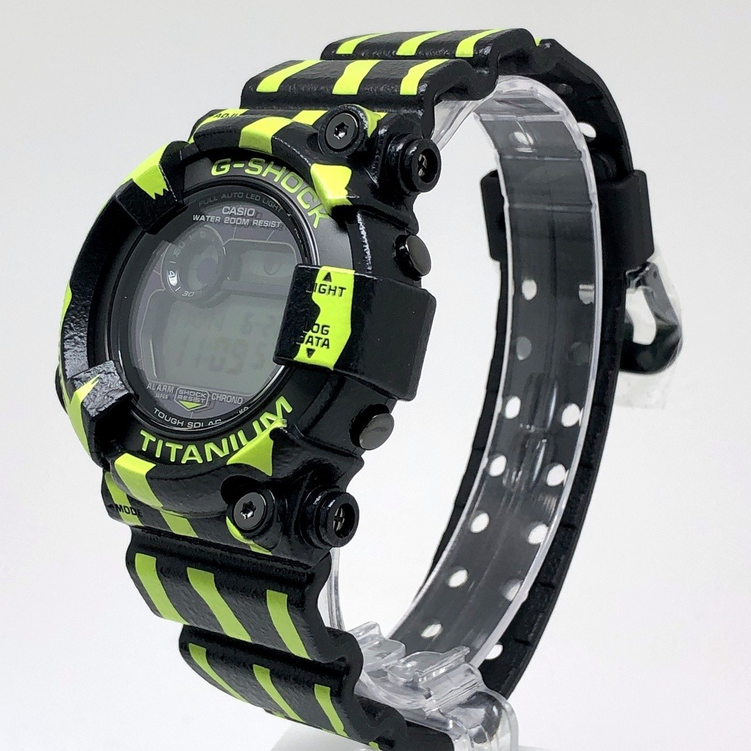 G SHOCK GW 8200TPF 1 FROGMAN Poison Dart Frog Fluorescent Green Spray Paint Rele