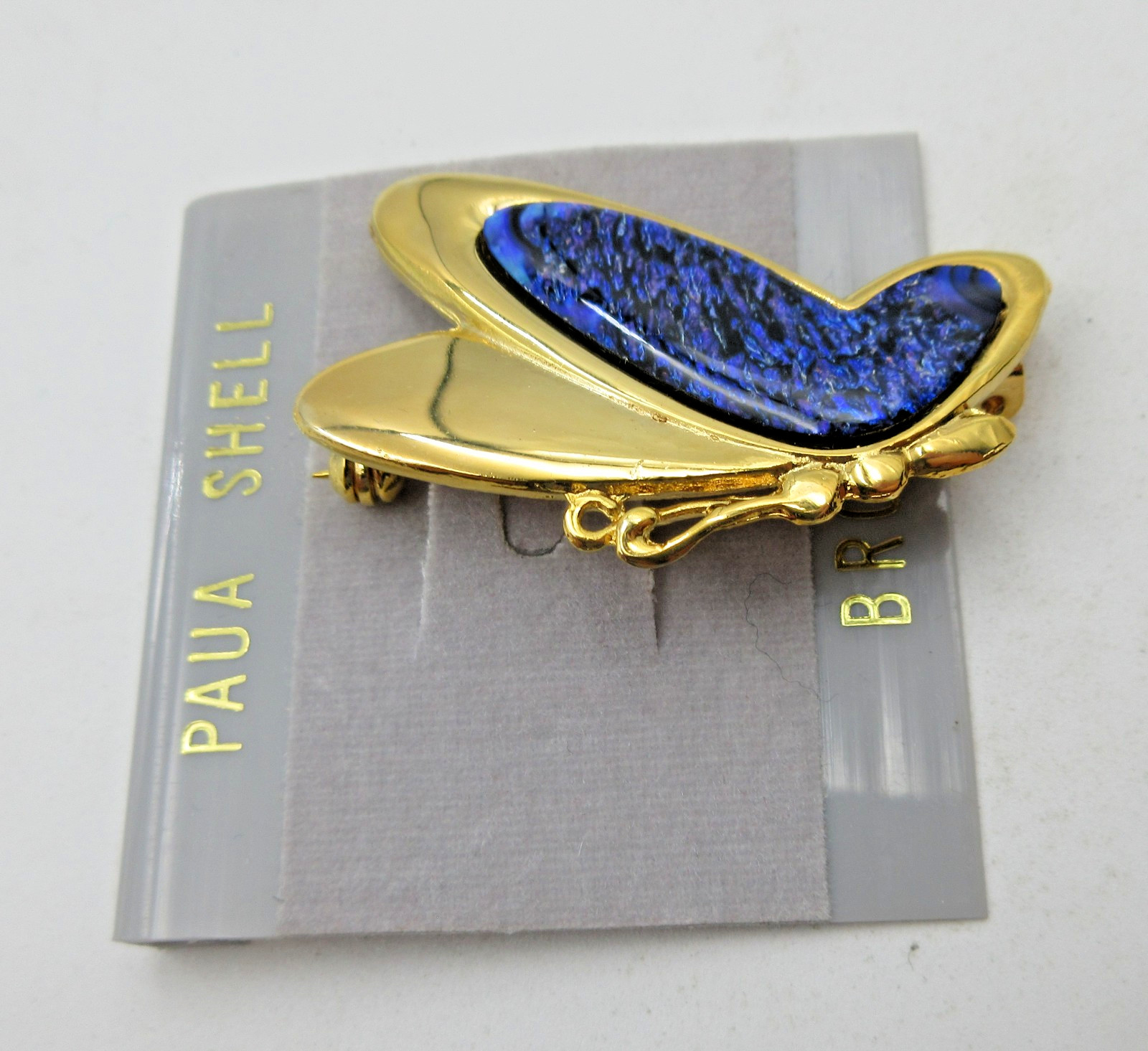 NEW VTG PAUA SHELL 1.75″ Blue gold tone metal BUTTERFLY Brooch Pin ON CARD