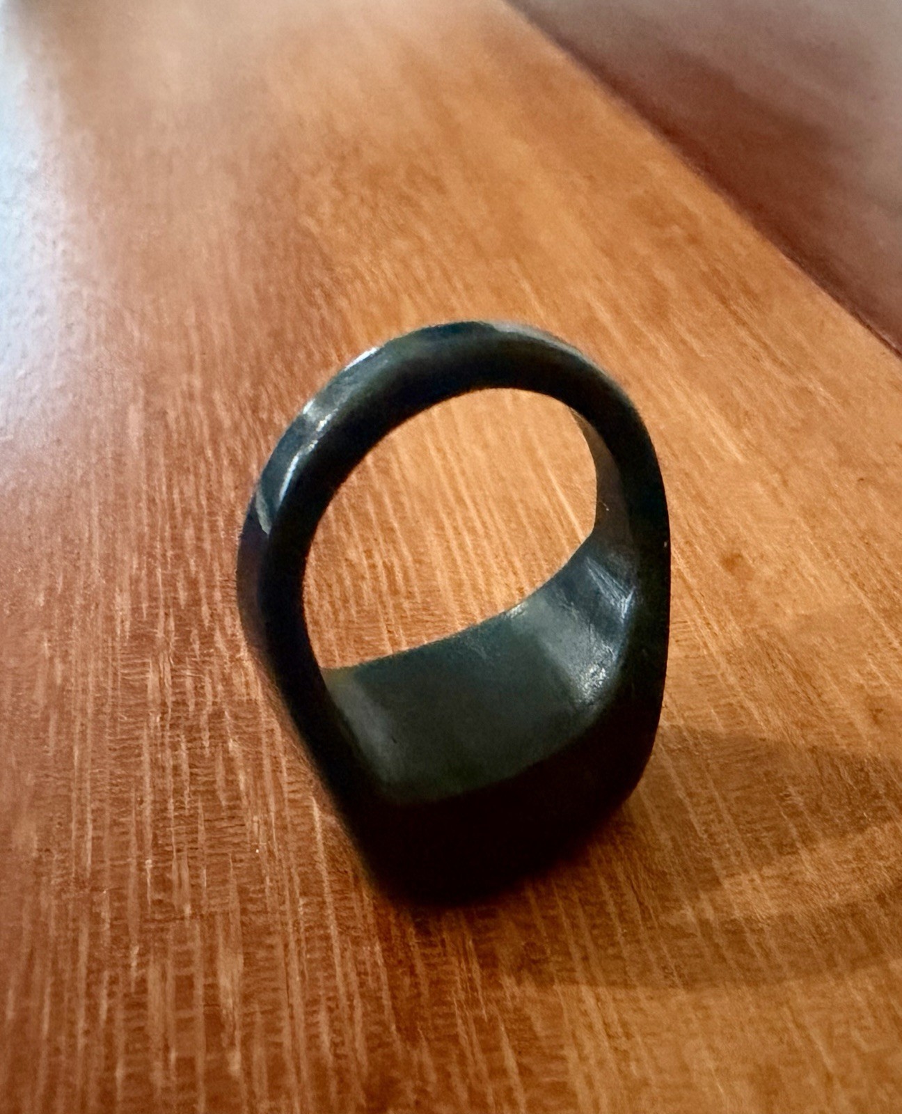 Vintage 90’s Boho Tribal Black Carved Signet Band Ring – Approx Sz 5