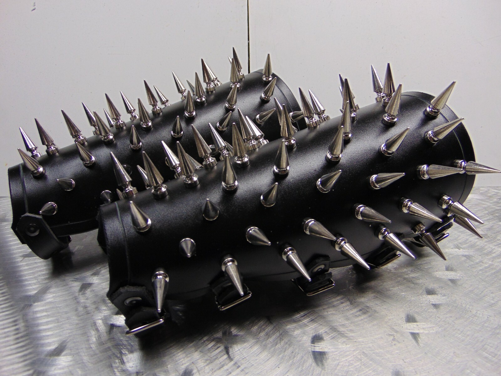 MARDUK’S LEATHER OLD SCHOOL SPIKED BRACERS. BLACK METAL (MDLG0011)