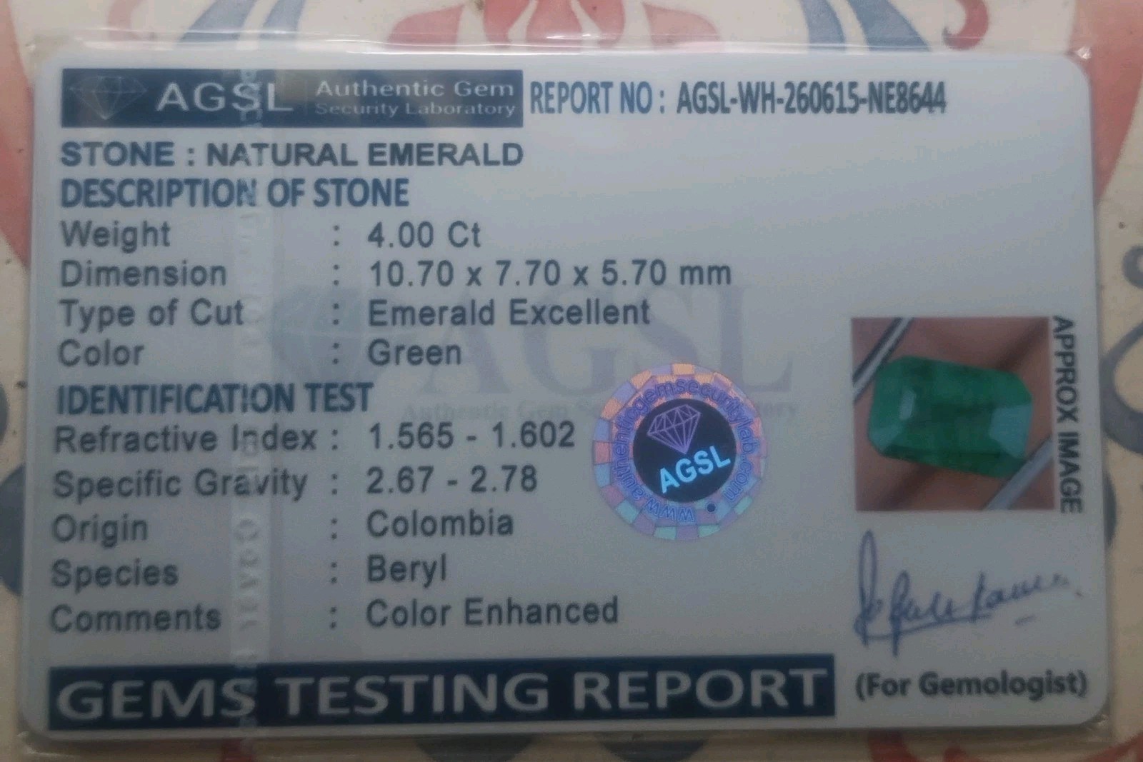 4.00 Ct Natural Green Colombian Emerald Top Quality Emerald Shape 10.7×7.7×5.7mm