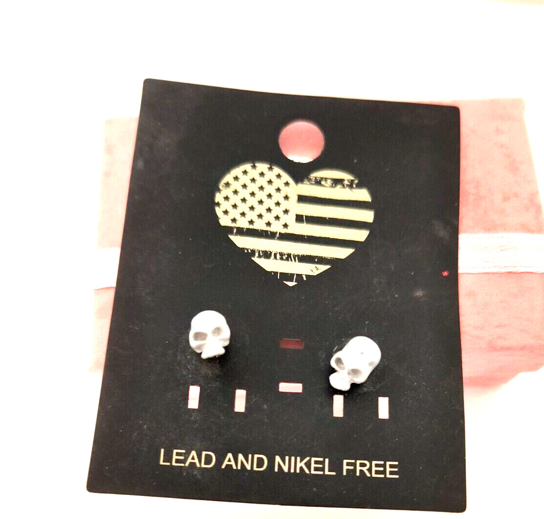 New Goth Skull Earrings Unisex Halloween Gray Lead and Nickel free