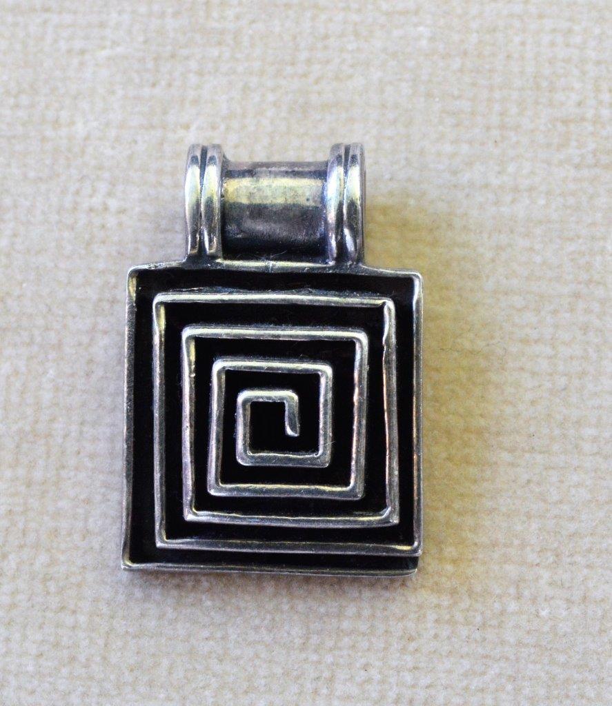 Vintage Signed 925 Sterling Silver Square Shape Pendant 11.82g