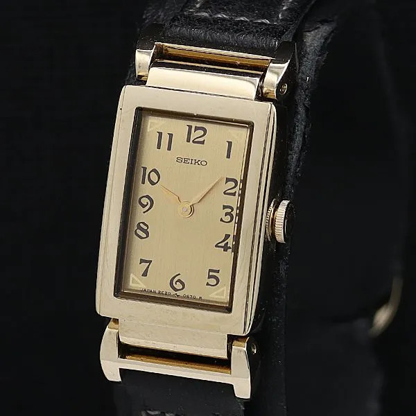 Working condition, excellent condition. Seiko 2E20-5510 Quartz, gold dial, recta