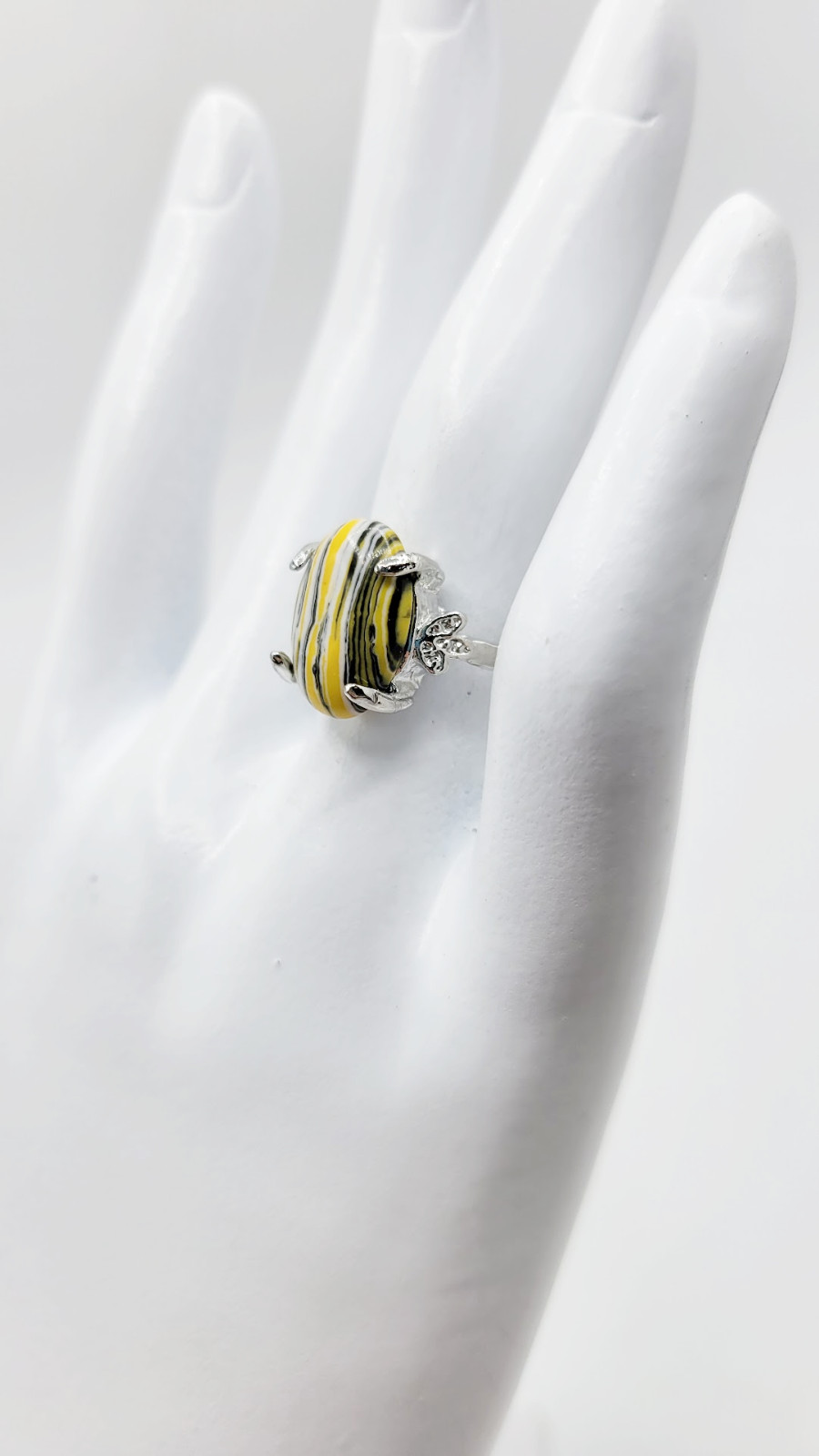Women’s Silver Tone Oval Simulated Stone Yellow White Black Gray Ring Size 5.5