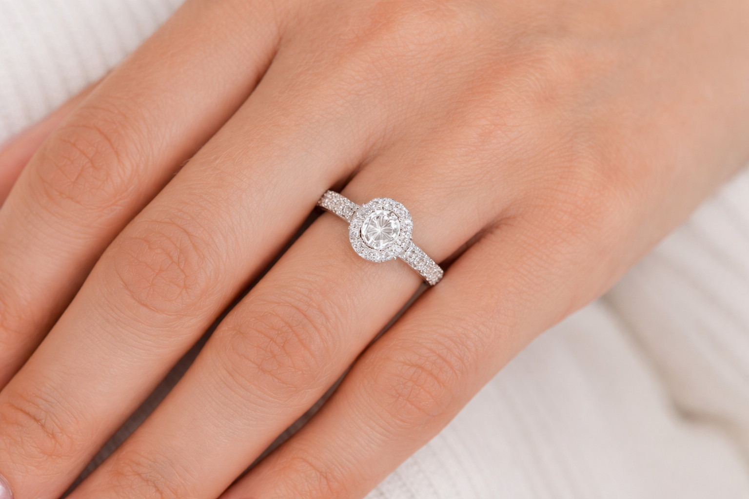 1.25 Carat Round Cut Moissanite Halo Engagement Ring in 925 Silver for Women