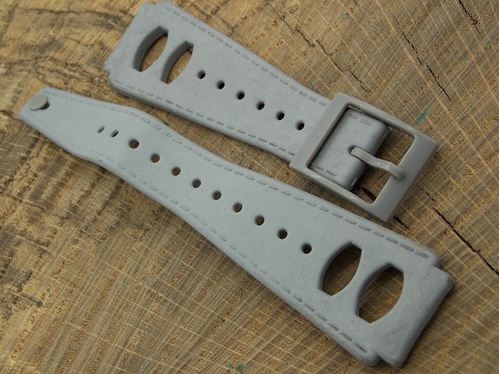 Unused Gray Rubber Vintage Watch Band w Gray Buckle Mens 19mm 3/4″ Straight NOS
