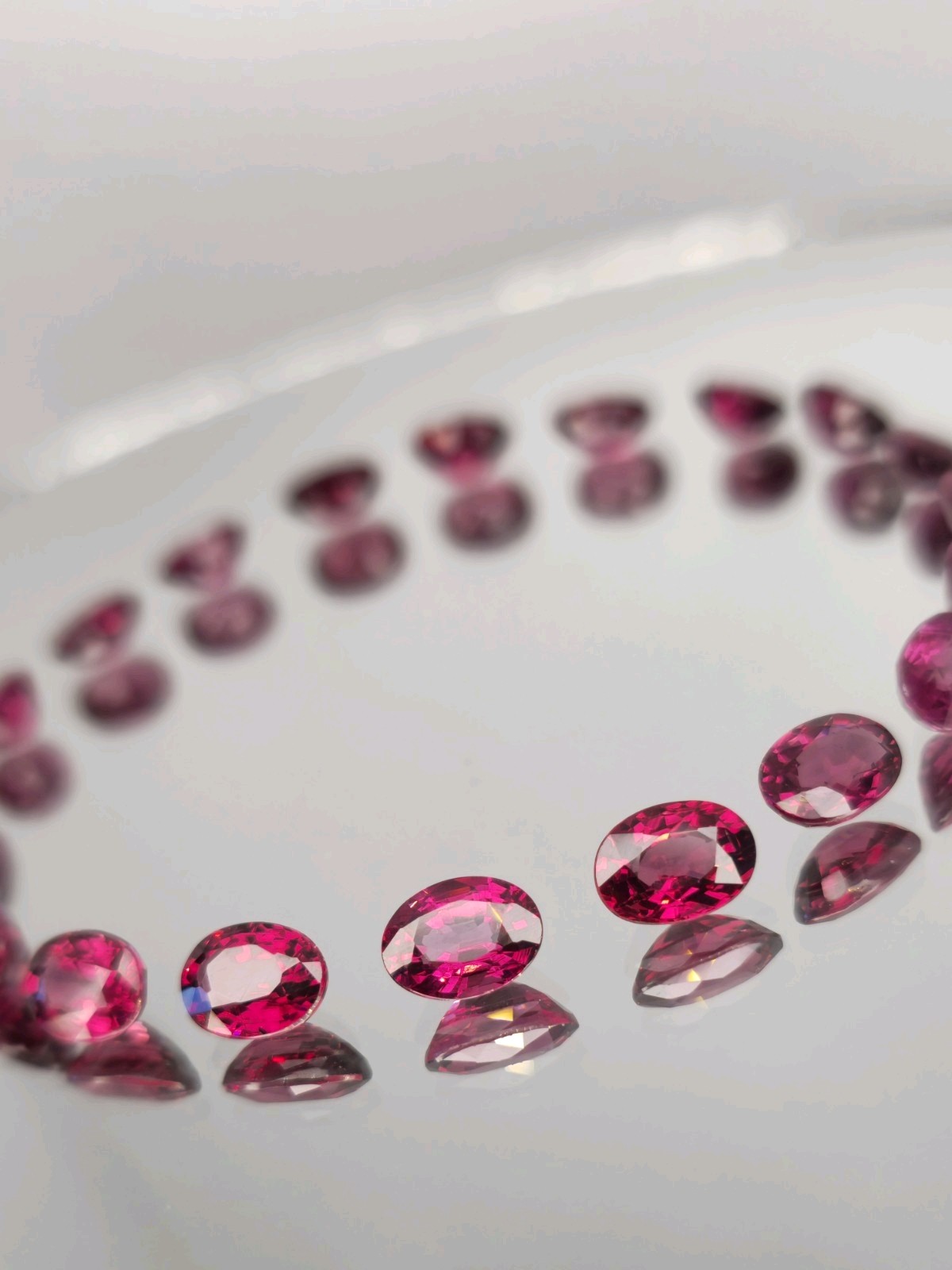 Tanzanian Rhodolite Garnets 22.10 Carat Unheated Oval Cut Natural Gemstones X20✨