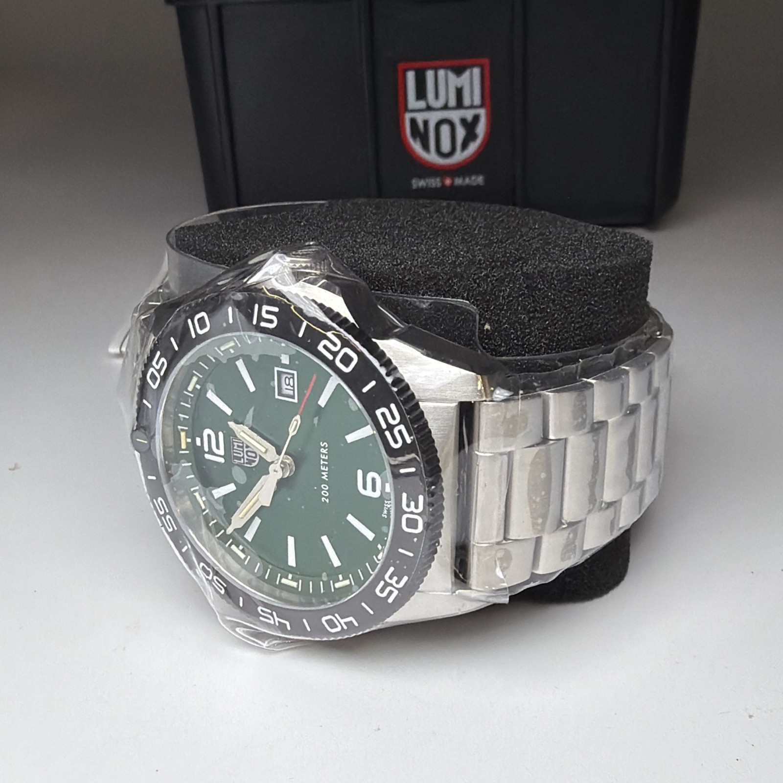 Swiss Luminox XS.3137 Pacific Diver Green Dial Tritium Stainless Mens 44mm Watch