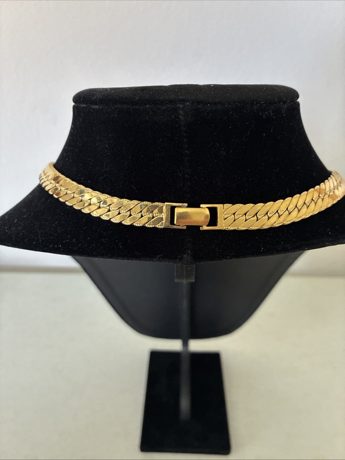 High Quality Thick Gold Chain Necklace 16″ V Shape Jewelry 1/4″ wide Smooth
