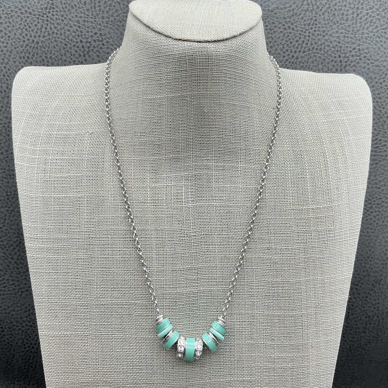 Jessica Simpson Silver Tone Mint Enamel Pave Crystal Station Beaded Womens 19″