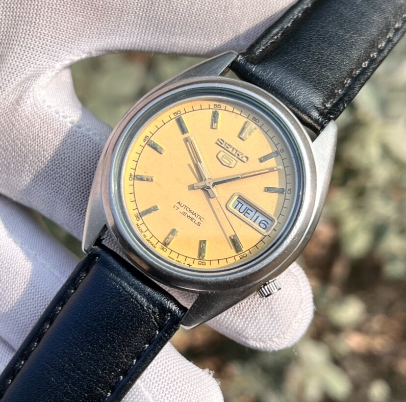 Vintage Seiko 5 Automatic Dress Formal Japan Made Men’s Watch 7009-3181