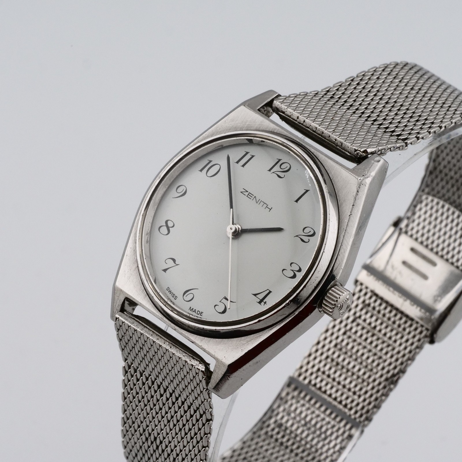 Zenith 01.1670.360 Steel White Dial Manual Wind Vintage Watch 1970s works well