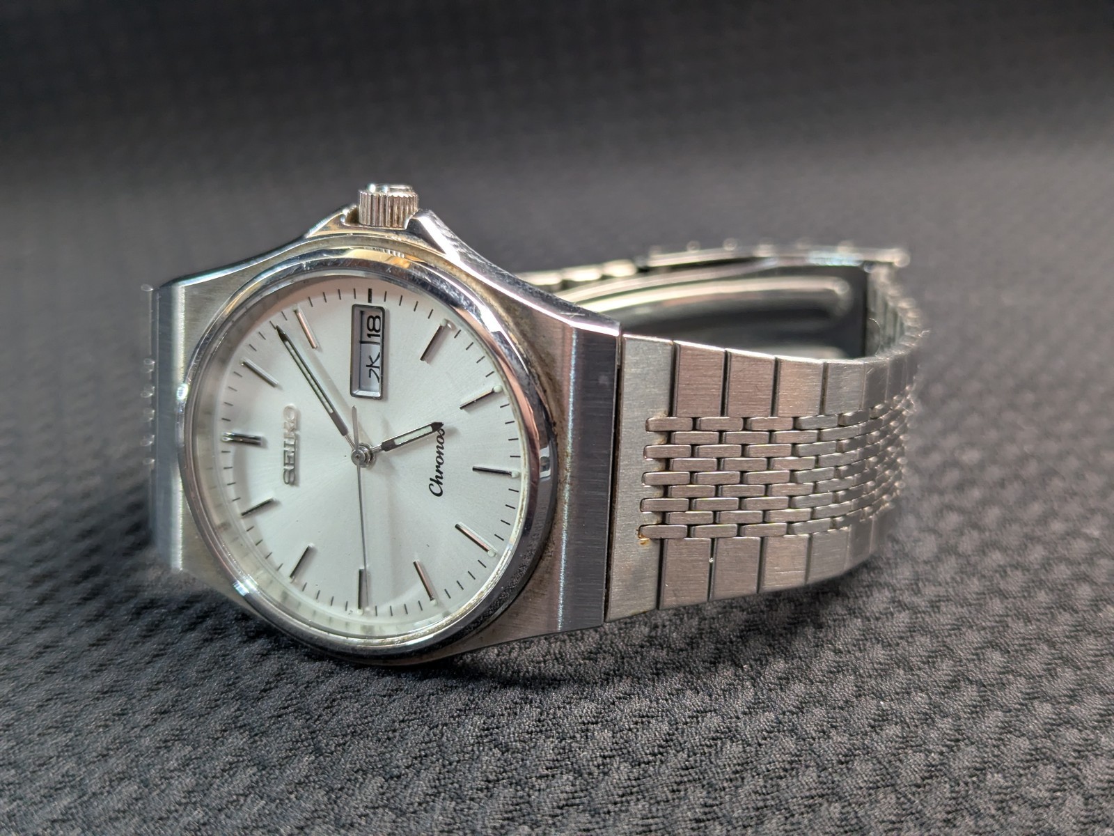 Vintage Seiko Chronos 5H23-7D20 Quartz Day Date Kanji Stainless Mens Watch 6.5″