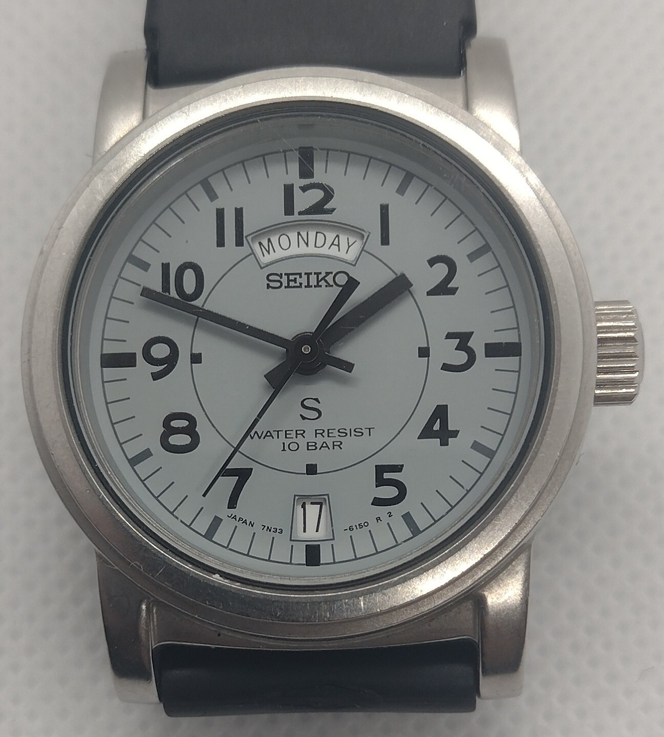 Used Rare Vintage 1990s Seiko SUS 34mm White Dial Quartz Field Watch