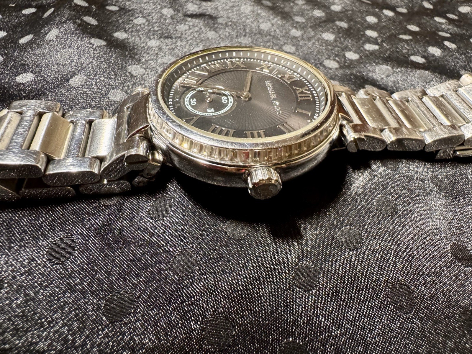 Michael Kors MK6053 Women’s Silver Watch Black Dial Crystal Bezel Needs Battery