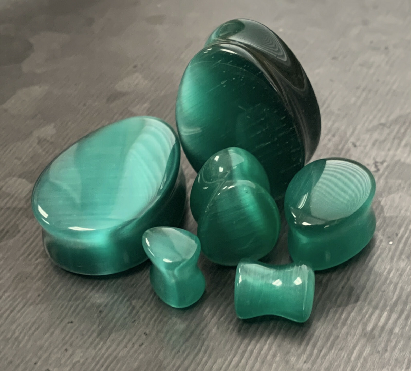 PAIR Deep Green Cat Eye Stone Teardrop Plugs Double Flare Tear Drop Gauges