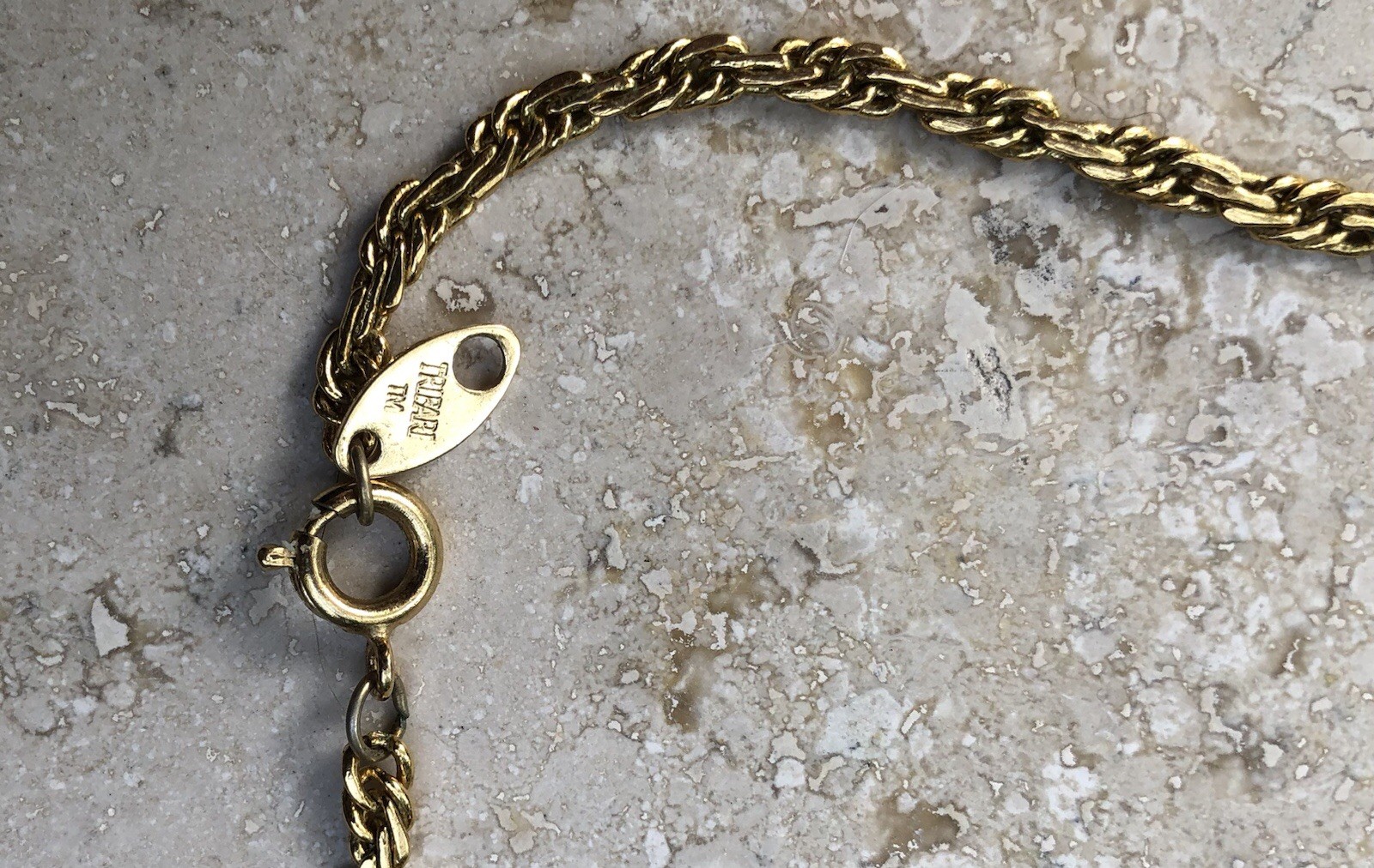 ✨💛VINTAGE Signed TRIFARI Gold Tone PUFFED HEART Pendant NECKLACE 17+” | Estate