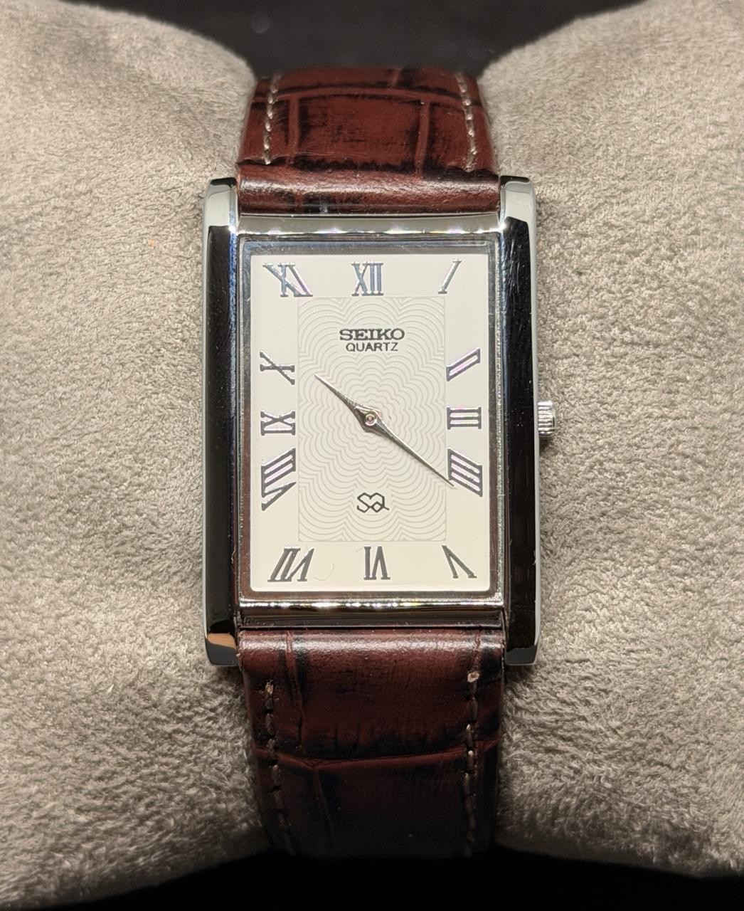 Vintage Rare Seiko Slim Quartz Men’s Wrist Watch With Free DDP Shipping