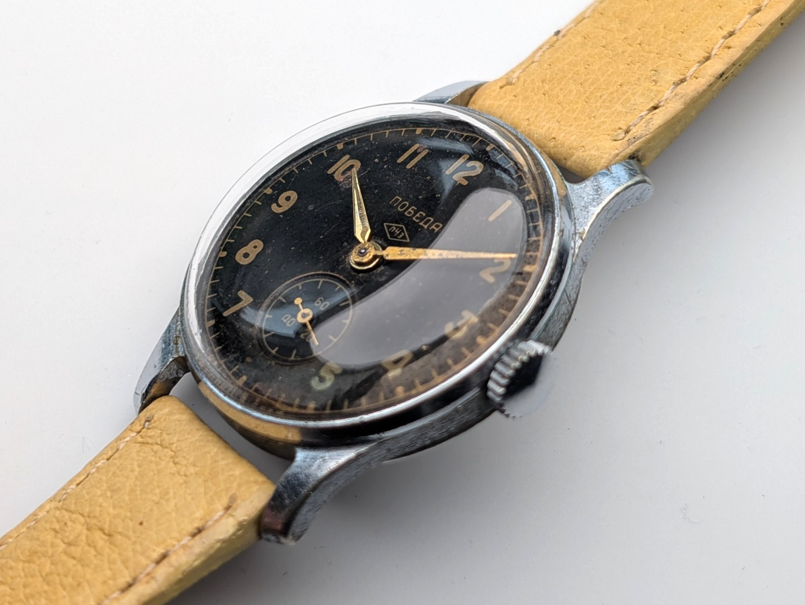 Vintage Pobeda (Победа) Gilt Dial Watch, 15 Jewel PChZ (ПЧЗ) 2602 Movement, 1958
