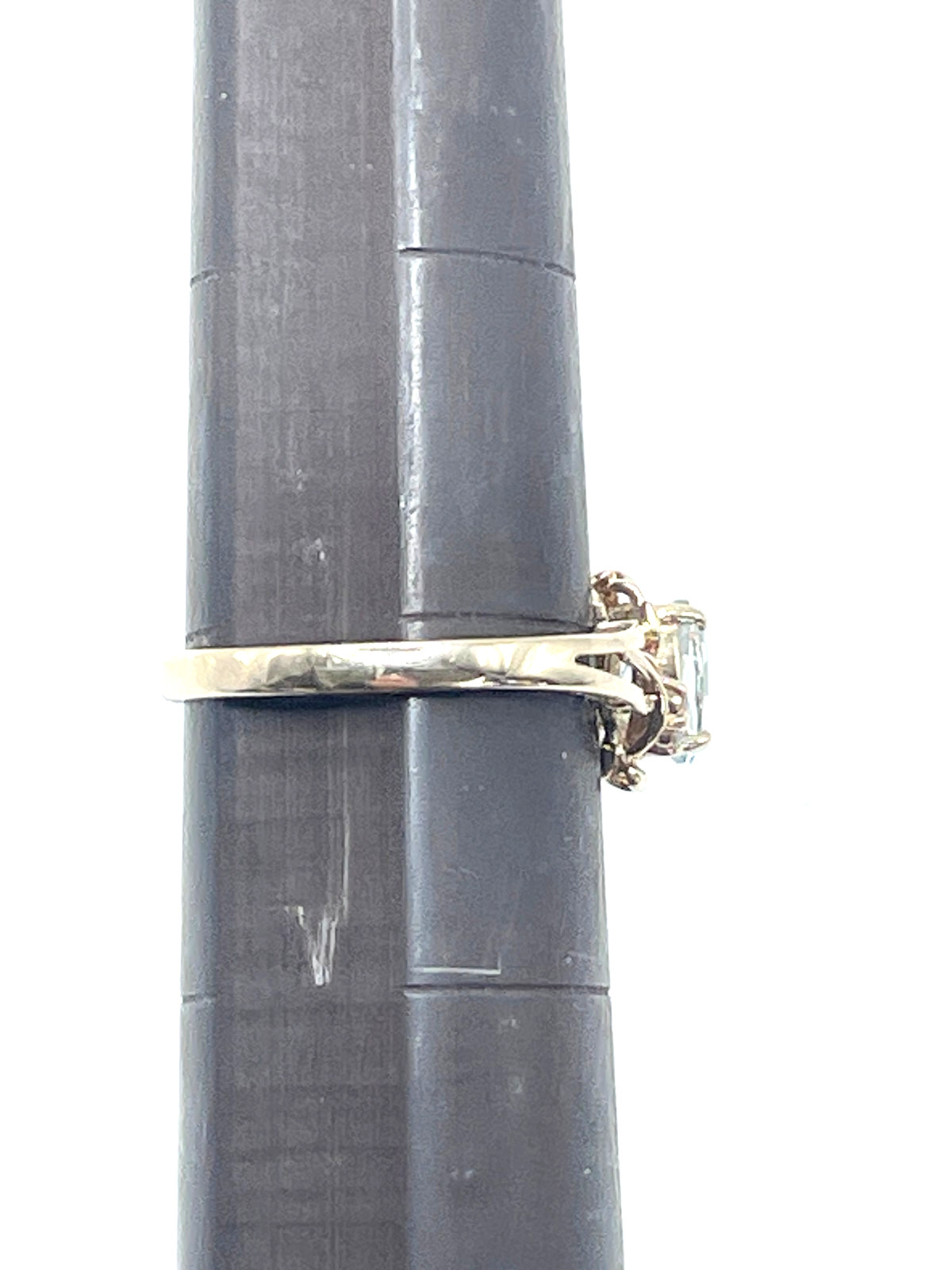 Women’s 14K Yellow Gold Split Shank Blue Topaz Ring Size 7.25, 2.4 Grams