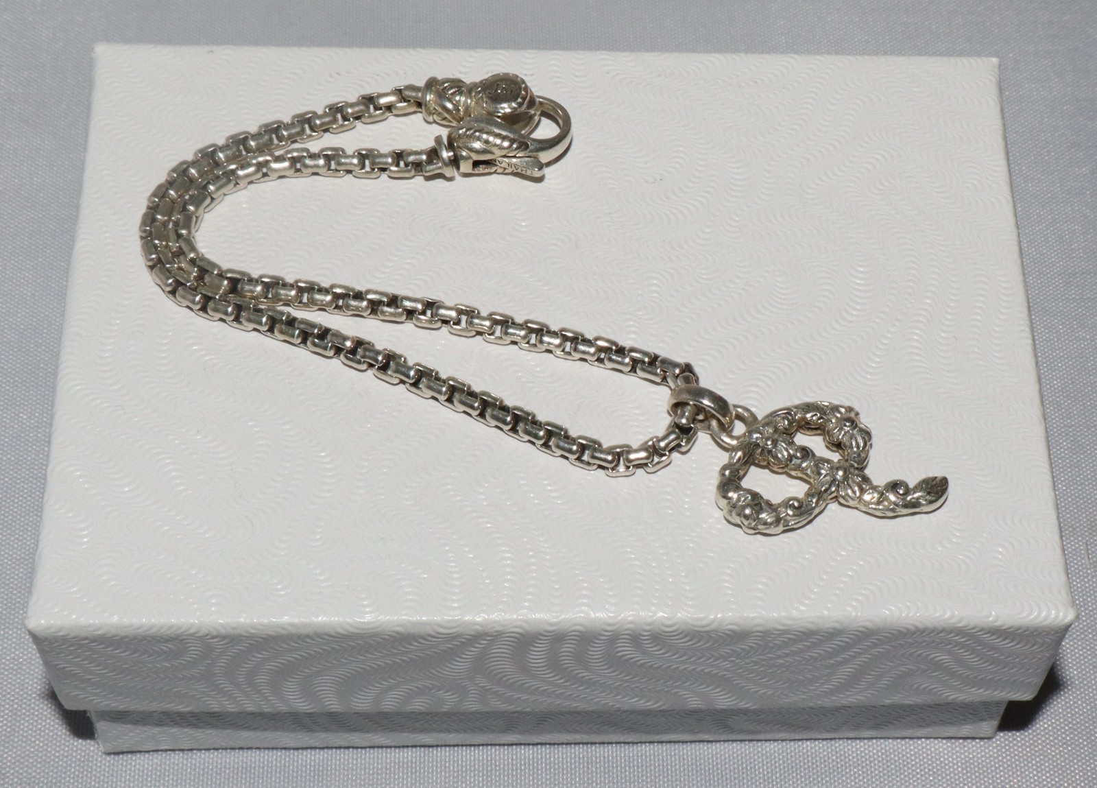 John Hardy JAI Sterling Silver Rounded Box Chain Initial “P” 7 1/4 inch Bracelet